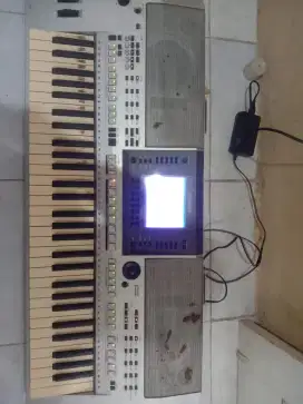 Di Jual keyboard Yamaha PSR S-700