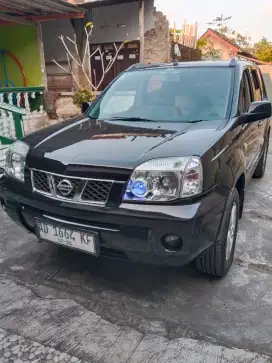 Nisaan x trail 2.0 manual 2008 hitam