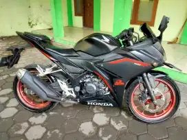 Di jual cbr150 r