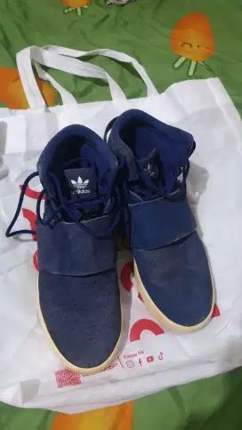 Spatu adidas masi bagus