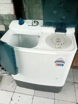 Mesin cuci Sanken 8.8 kilo
