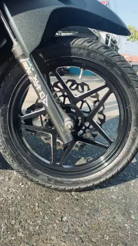 Velg vnd . Warna hitam . Vario 125 l/150 new