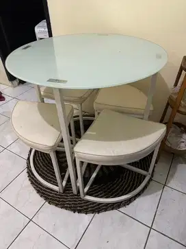 Meja makan dijual cepat mau pindahan
