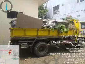 Buang sampah dan urugan puing
