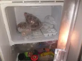 Kulkas 1 pntu low watt sgt normal baik fungsinya pamulang