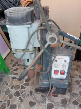Bor duduk magnet bekas