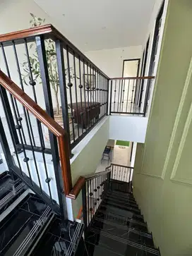 Jual rumah model klasik baru nyaman  jalan luas BSD tangerang selatan