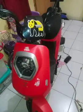 Dijual Sepeda Listrik merk Uwinfly m60 merah