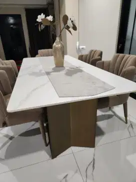 Grandome/Home Decor Set Meja Makan Marmer + 6 Kursi Velvet