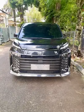 Toyota Voxy 2023 Bensin