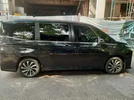 Toyota Voxy 2023 Bensin