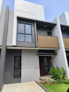 RUMAH BARU 2 LANTAI DI CLUSTER REGIA SUMMARECON CROWN GADING BEKASI