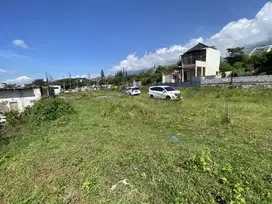 VIlla Private Pool House 2 Lantai di Batu — Dekat Tempat Wisata!