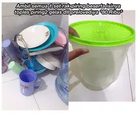 1 set rak piring beserta isinya dan free toples besar