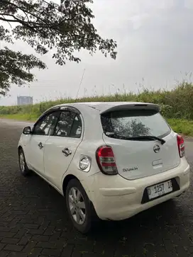 Nissan March 2011 Bensin