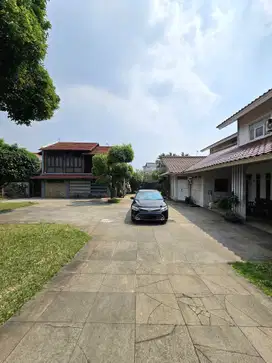 Rumah Kokoh Halaman Luas Dekat Pintu Tol Di Duren Sawit Jakarta Timur