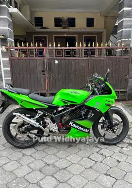 Di jual kawasaki ninja rr old gen 4