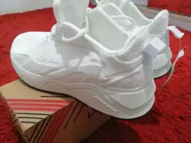 *HARGA PAS* Sepatu Running/Jogging/Gym Size 37 Edisi Beli Ga Jadi Pake