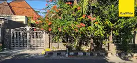 Dijual Rumah 2 lantai di Jalan Doho Surabaya Pusat