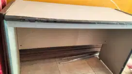 Meja komputer kondisi bekas