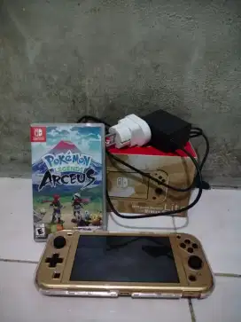 Nintendo switch lite + pokemon arceus