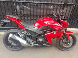 Motor Kawasaki Ninja Z 250 FI 2 Silinder Rawatan Istimewa Mulus