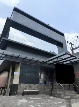 For Sale 3 Storey Building Ex Restaurant Prime location on at Kemang