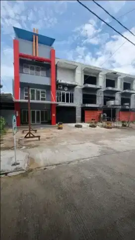 Ruko Strategis di Pelangi B Point