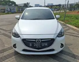 MAZDA 2 R AT 2015 PUTIH