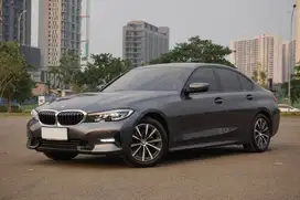 BMW 320i Grey 2021 Hot Promo