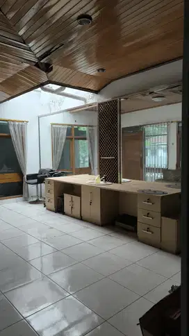 Dijual Rumah Asri Di Pusat Kota Di Jalan Garuda