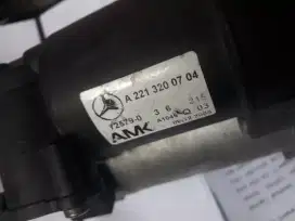 Jual air kompresor Mercedes Benz masih mulus.