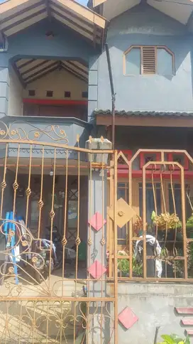 Rumah 2lnt komplek GBI Ciwastra. Murah
