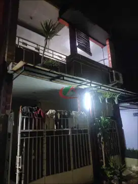 Dijual Rumah 2 Lantai di Graha Raya Bintaro!