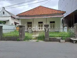 Dijual Rumah Kalisari. Cocok buat Usaha. Bangunan Hitung Tanah