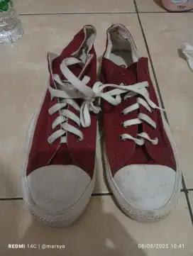 Sepatu Converse size 41