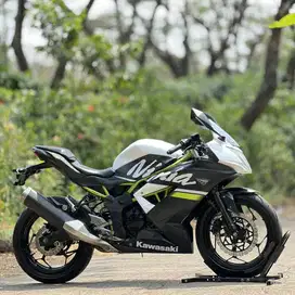 KAWASAKI NINJA 250 MONO SL PUTIH 2020 KM LOW PAJAK PANJANG GRESS