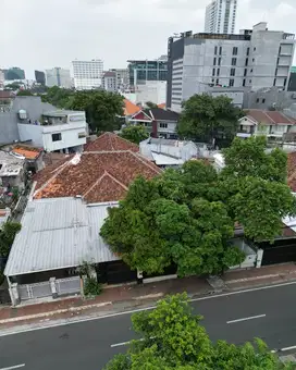 Dijual rumah tua harga banting at Menteng Jakarta Pusat