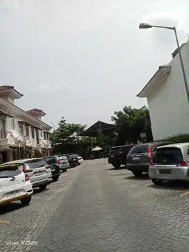 DISEWAKAN CEPAT RUMAH TOWN HOUSE CITY RESORT DI JAKARTA BARAT