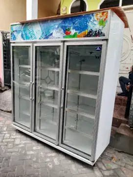 Showcase 3 Pintu Sanden Super Dingin dan original segel