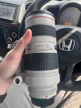 Lensa Canon 70-200 mm L USM8200