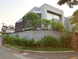 Dijual Rumah Mewah Desain Exotis di Villasa Townhouse Cipayung Jakarta