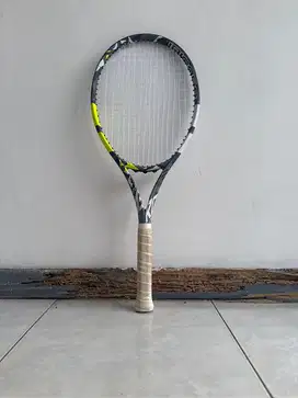 raket tenis Babolat Evo Aero 2023