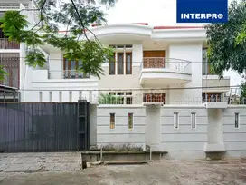 Rumah Hook Dijual Sunrise Garden Sirkulasi Udara Baik LT 509m2