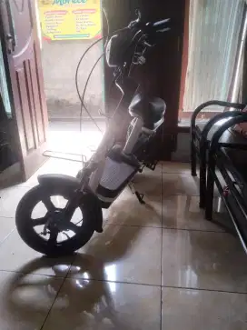 Sepeda listrik genio seken lanjay