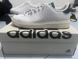 Sepatu Adidas ukuran 41