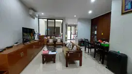Bebas Banjir Perum Premier Riviera, Fasilitas komplit, One Main Gate