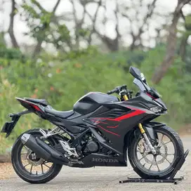 HONDA NEW CBR150R HITAM 2022 KM 10K PAJAK PANJANG SUPER GRESS