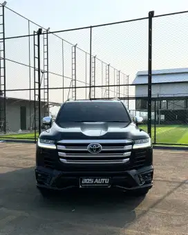 Toyota land cruiser VXR 2023
