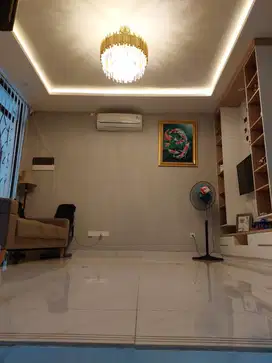 Rumah disewakan Semi Furnished! tinggal bawa koper ajah!!